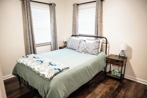 4 soverom, strykejern/-brett, reiseseng for barn og wi-fi (inkludert)