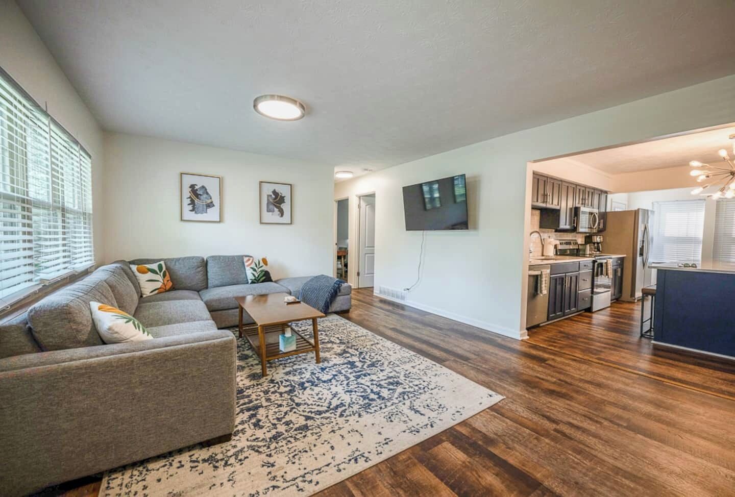 Een smart-tv en een kantoor