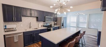 Game Room|Chef Kitchen|Dogs OK|1 mi to downtown GC