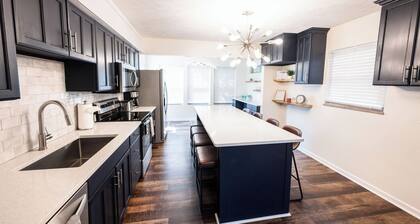 3-bedroom house one mile from downtown Grove City+Dogs welcome+Quiet+Pool table