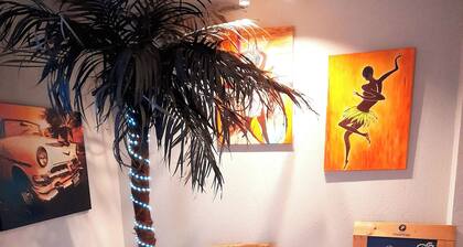Charming 2-bedroom Apartment with AC, WiFi 100 Meter from beach in Mindelo