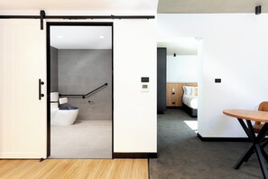 1 chambre, fer et planche à repasser, Wi-Fi gratuit, draps fournis