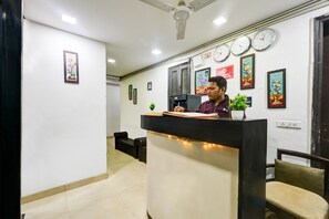 Reception - HOTEL PRIME  BY THE PREMIUM VILLA (New Delhi)