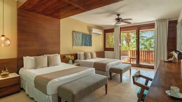 Phòng đôi Junior, quang cảnh một góc biển | 3 phòng ngủ, minibar, két bảo mật tại phòng