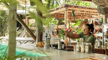 2 bares o lounges, bar junto a la alberca