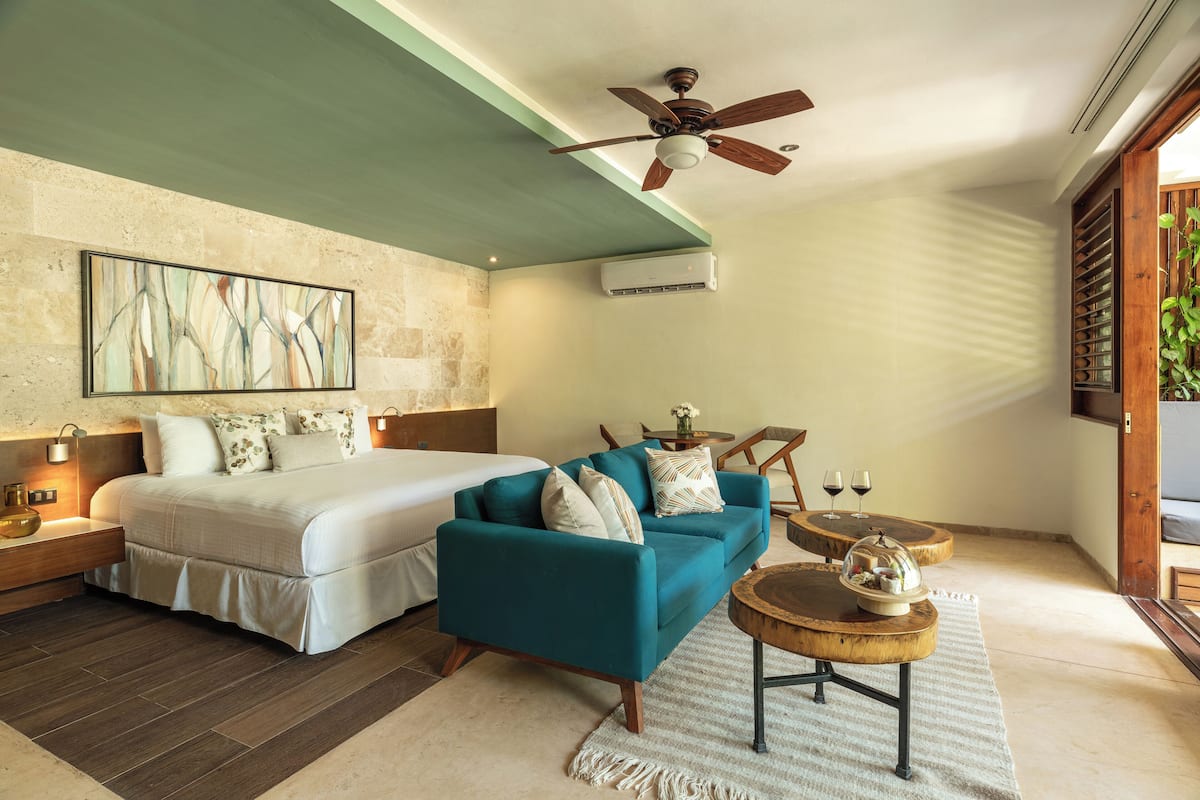 Phòng Superior, quang cảnh hồ bơi | Minibar, két bảo mật tại phòng, truy cập Internet không dây miễn phí 