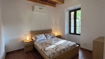 3 makuuhuonetta, vauvan matkasänky, ilmainen Wi-Fi, vuodevaatteet