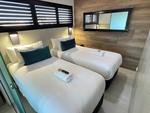 2 bedrooms, iron/ironing board, free WiFi, bed sheets