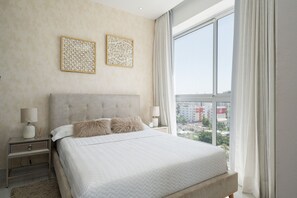 1 室のベッドルーム、アイロン / アイロン台