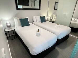 2 bedrooms, iron/ironing board, free WiFi, bed sheets - Prestiige Two Bedroom (Newcastle)