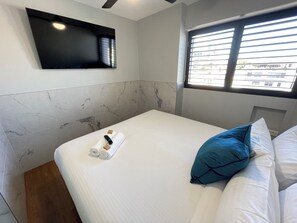 2 slaapkamers, een strijkplank/strijkijzer, gratis wifi, beddengoed
