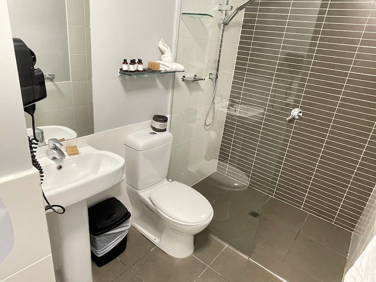 Deluxe One Bedroom Apartment - Newcastle