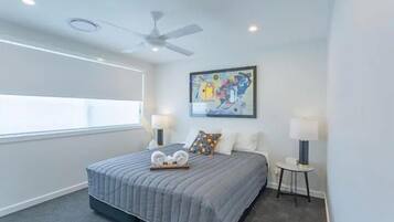 3 bedrooms, iron/ironing board, free WiFi, bed sheets