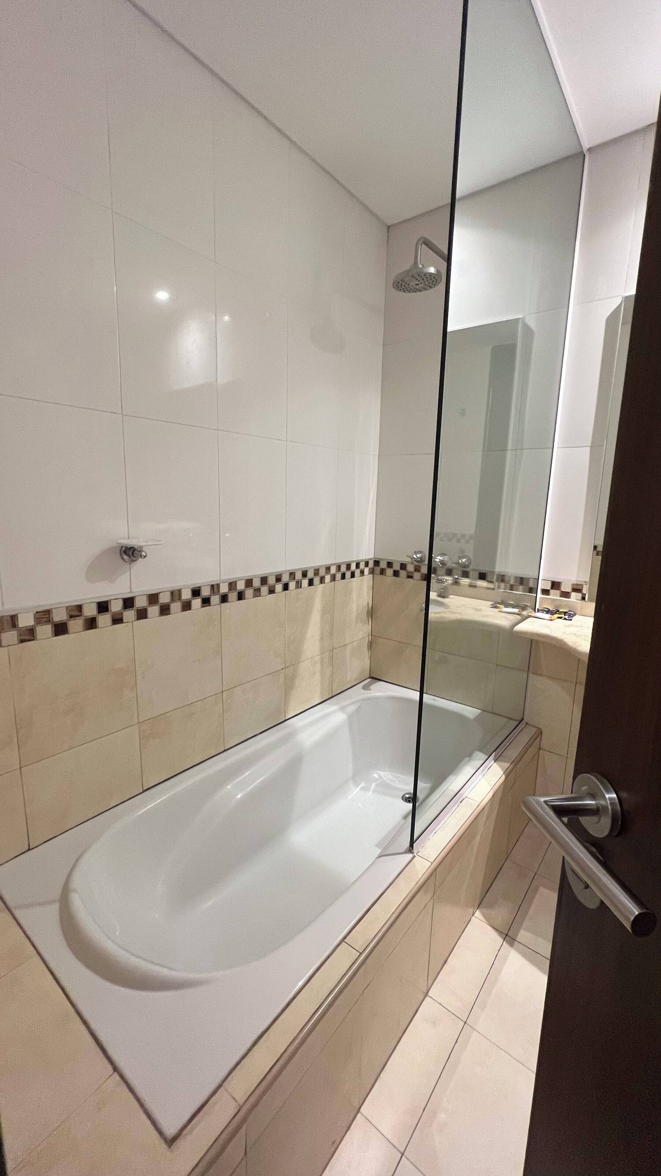 Bidet, toallas, jabón, shampoo