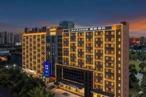 Exterior - Lavande Hotel Shenzhen Longgang Dayun Center Jixiang Metro Station (Shenzhen)