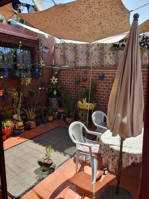 Værelse - 1 soveværelse - ryger - terrasse | Terrasse/gårdhave