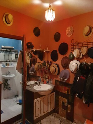 Quarto, 1 quarto, para fumantes, terraço | Banheiro