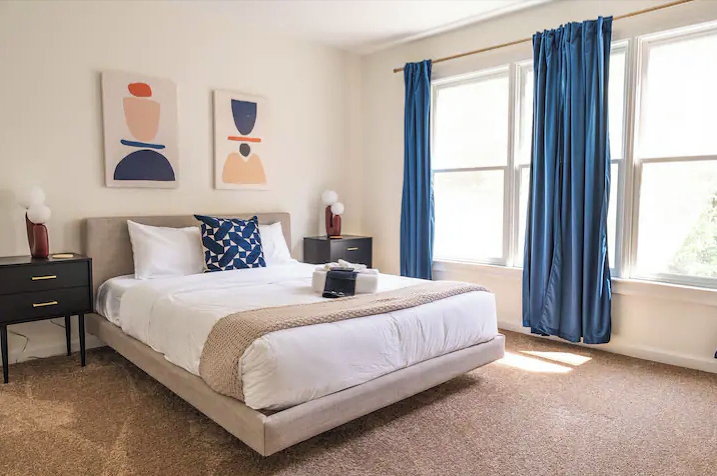 6 Schlafzimmer, Schreibtisch, Bügeleisen/Bügelbrett, WLAN