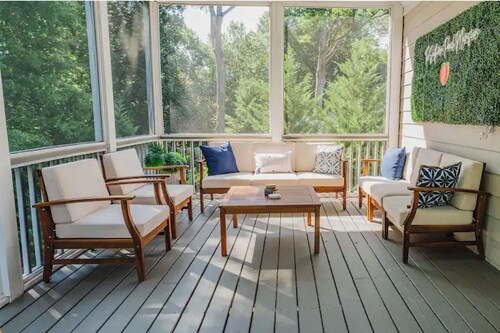 The Southern Peach Mansion - Entire Home in the Heart of Atlanta, GA