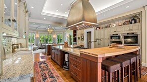 Refrigerador, horno, parrilla de estufa y lavavajillas