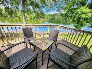 Property grounds - Better to WAKE at the LAKE (Hot Springs)