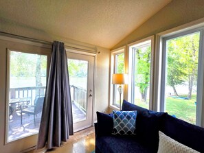 Smart TV - Better to WAKE at the LAKE (Hot Springs)