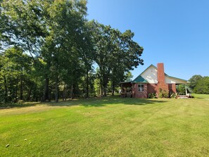 Property grounds - Private house 20 minutes from Tyler Bend access on the Buffalo National River.   (Saint Joe)
