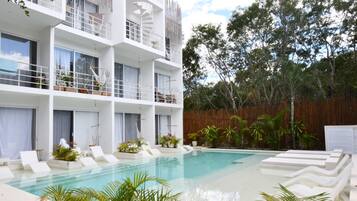 Alberca al aire libre