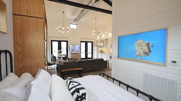 1 bedroom, in-room safe, iron/ironing board, free WiFi