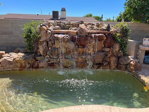 Property grounds - beautiful house with pool !!3 minutes from polo club!! (Indio)