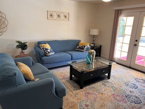 TV - beautiful house with pool !!3 minutes from polo club!! (Indio)