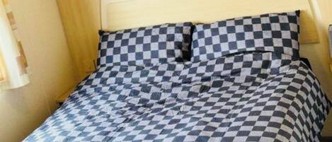 3 bedrooms, WiFi, bed sheets