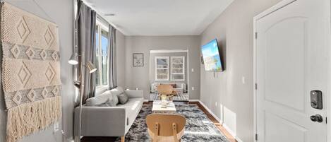 Télévision, chaîne hi-fi