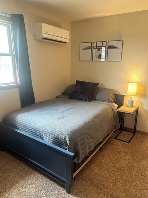 4 bedrooms, desk, iron/ironing board, travel cot - Charming 4-bedroom house with WiFi and AC in Hot Springs (Hot Springs)