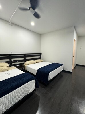 Comfort Double or Twin Room, 2 Queen Beds, Non Smoking, Private Bathroom | Free WiFi, wheelchair access - Golden Pond Cabins (Altmar)