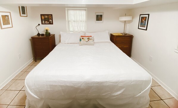 1 bedroom, desk, iron/ironing board, WiFi