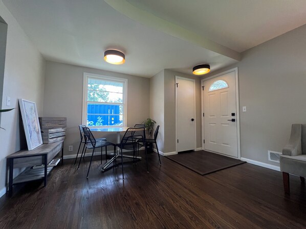 Interior - Renovated 3-bedroom house with granite and hardwood located near MOA and MSP (Minneapolis)