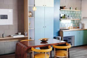 Junior Apartment, Balcony, City View | Private kitchen | Fridge, microwave, stovetop, cookware/dishes/utensils - OXFORD by Mr. W (Mexico City)