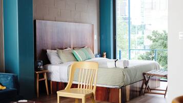 Apartamento júnior, sacada, vista para a cidade | 1 quarto, ferros/tábuas de passar roupa