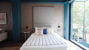 Apartamento júnior, sacada, vista para a cidade | 1 quarto, ferros/tábuas de passar roupa