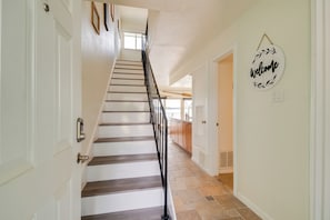 Interior - Lake Conroe Condo: Balcony, Views & Pool Access! (Willis)