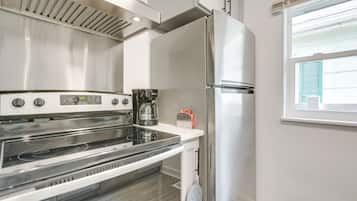 Refrigerador, microondas, horno y lavavajillas