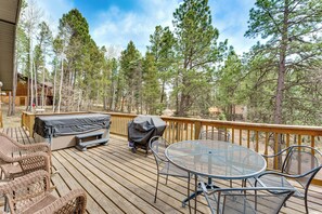 Outdoor dining - 4 Mi to Angel Fire Resort: Retreat w/ Hot Tub (Angel Fire)