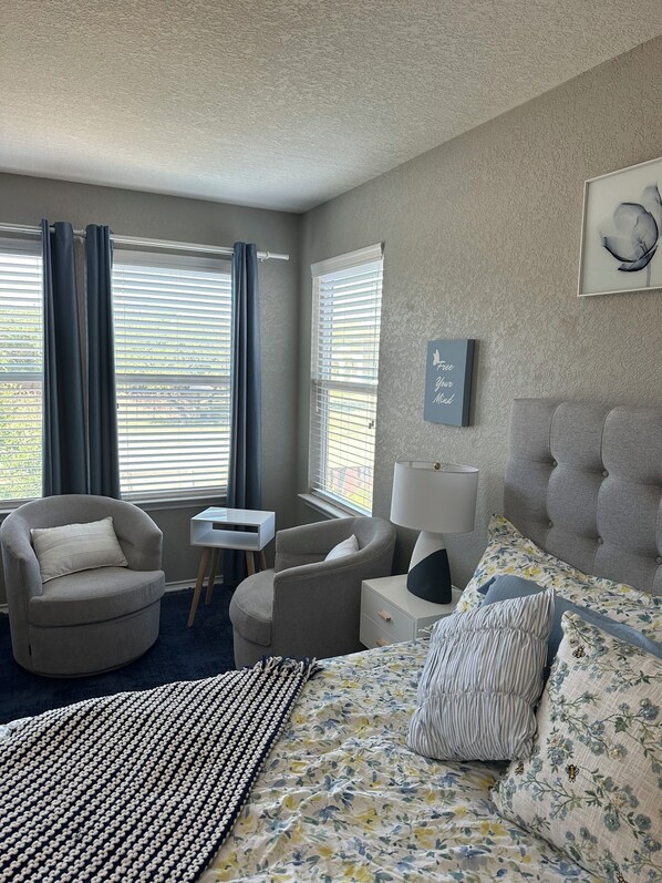 4 bedrooms, desk, iron/ironing board, free WiFi