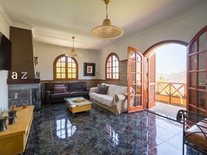 Télévision, cheminée