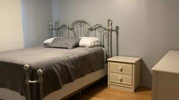 3 bedrooms, WiFi, bed sheets