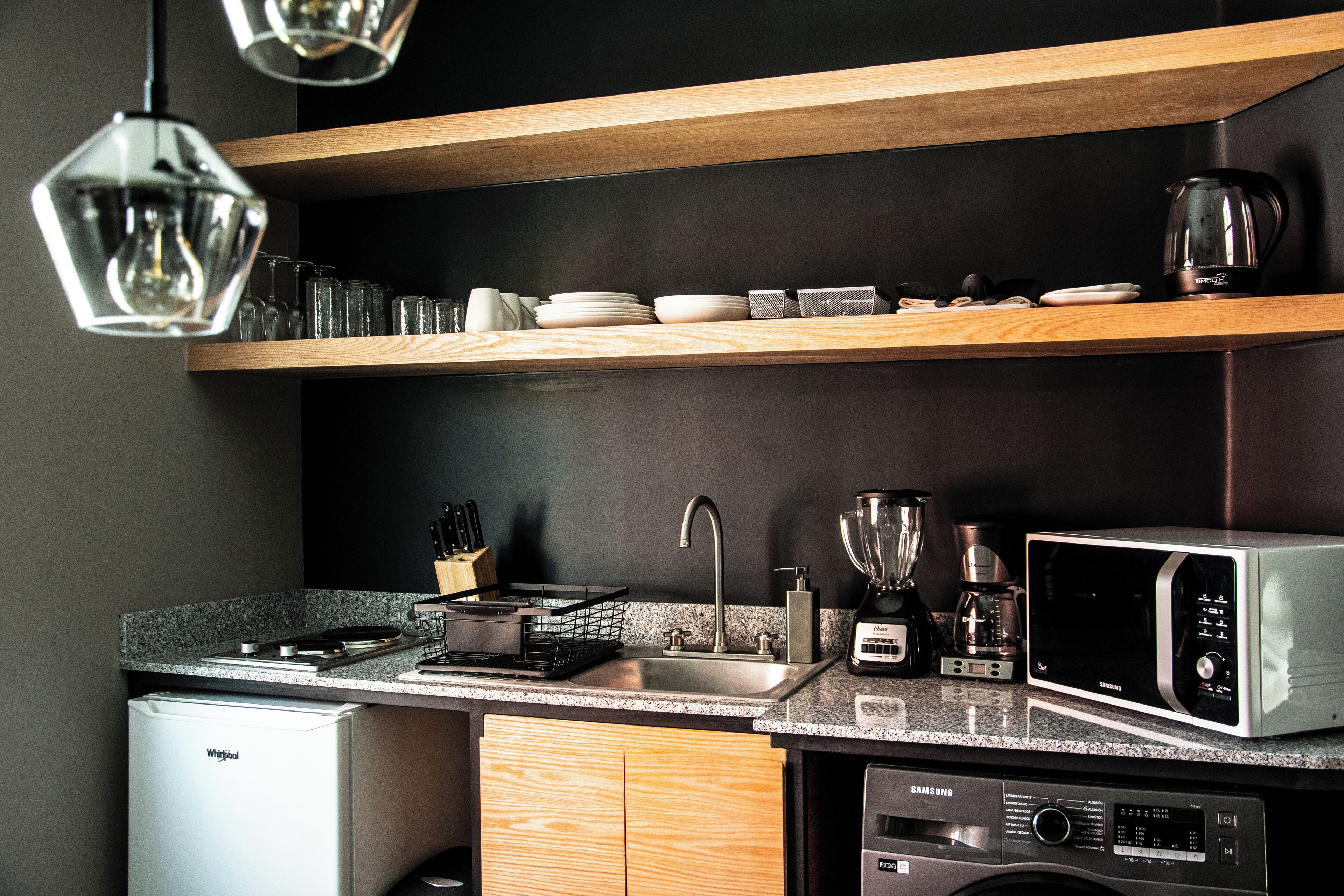 家庭公寓 | 私人厨房 | 冰箱、微波炉、烤箱、炉灶