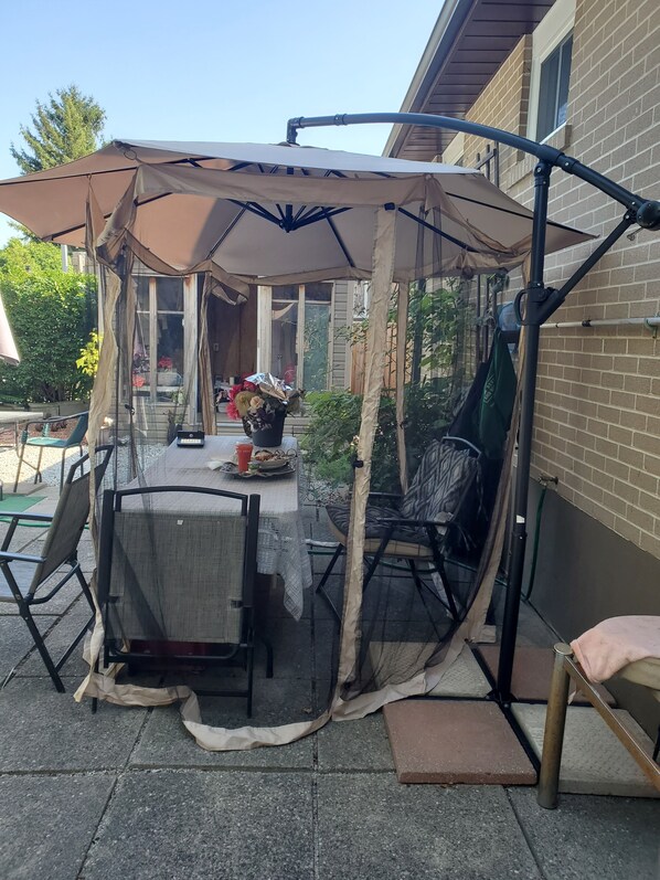 Outdoor dining