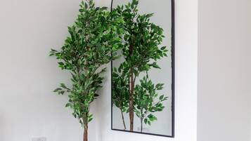 3 bedrooms, iron/ironing board, Internet, bed sheets