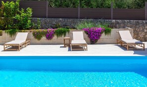 Pool - Villa Loni with Pool & Seaview (Bajčići (Krk))